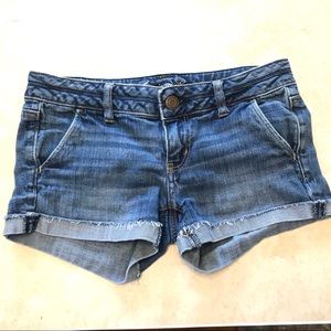 🍍$3/22 AMERICAN EAGLE OUTFITTERS jean shorts